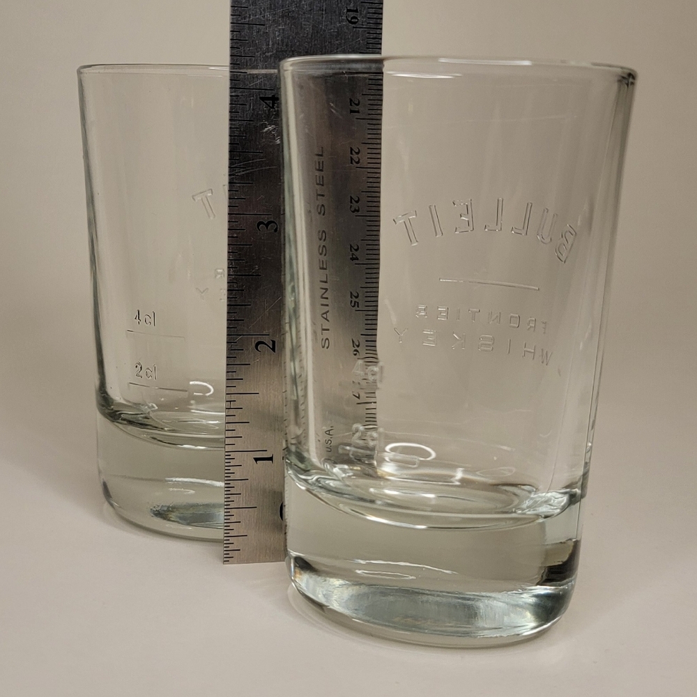 Bulleit Bourbon Whiskey Tumbler Glass gift set - Picture 13 of 15